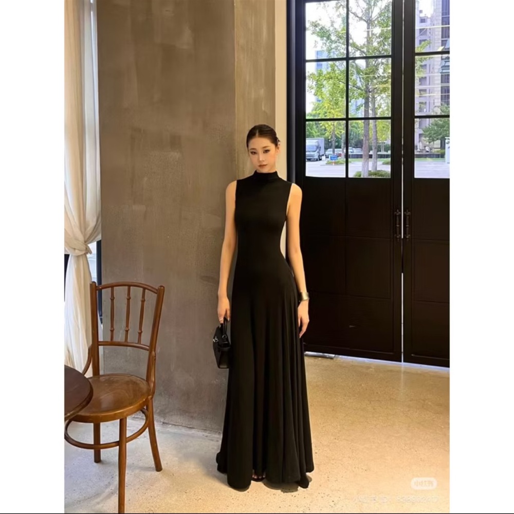 Elegant Black Sleeveless Maxi Dress